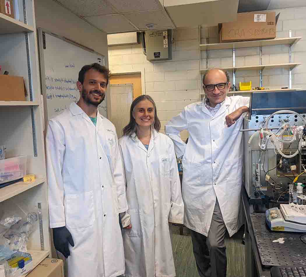 Gabriele Capilli, Marta Cerruti, and Thomas Szkopek (l to r), in their lab at McGill University. 