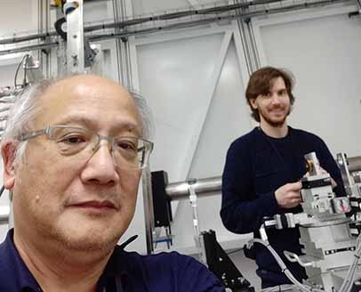 John Tse and Robert Bauer (Usask) setting up the experiment at the Brockhouse (BXDS) facility. 
