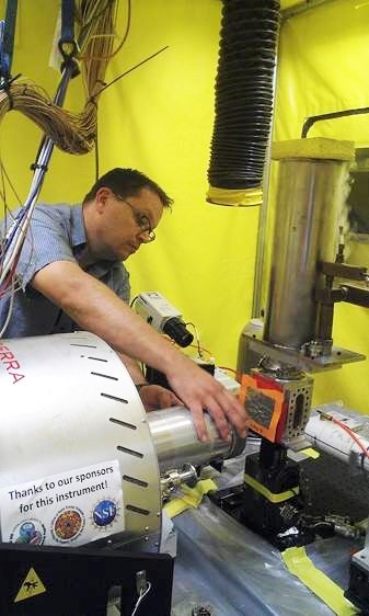 Co-author Dr. Rob Root conducting synchrotron work at SSRL.