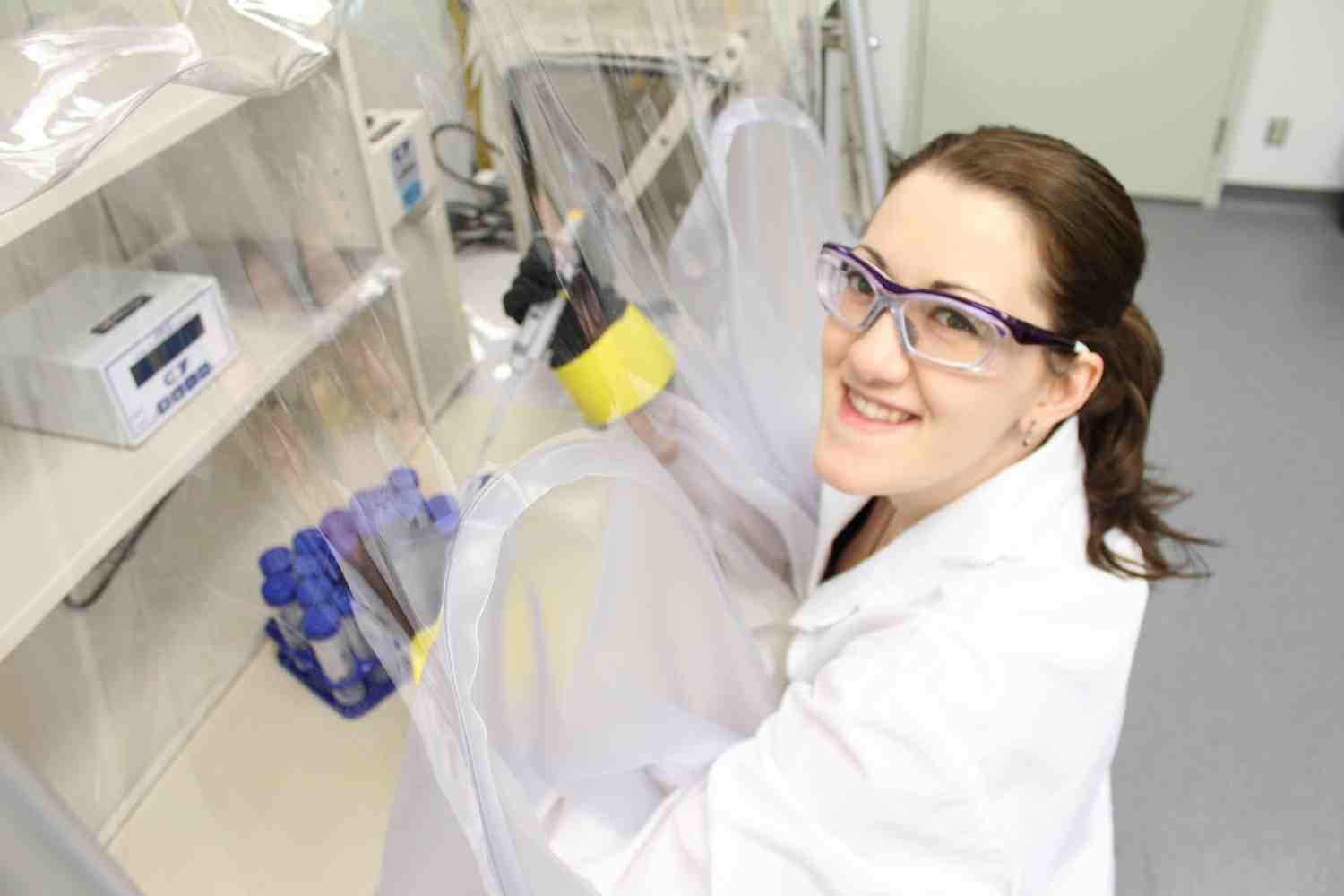 Team member Nicole Sylvain, with USask's College of Medicine, in a lab at the CLS.