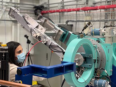 PhD student Tahereh Najib working at CLS